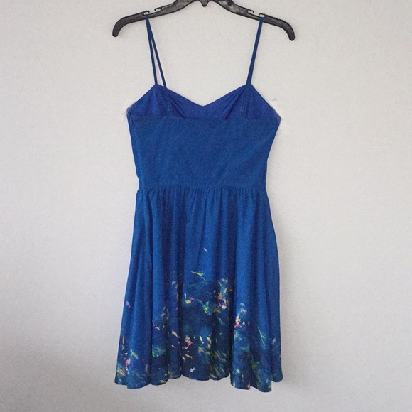 Dress - Picture 3 of 4